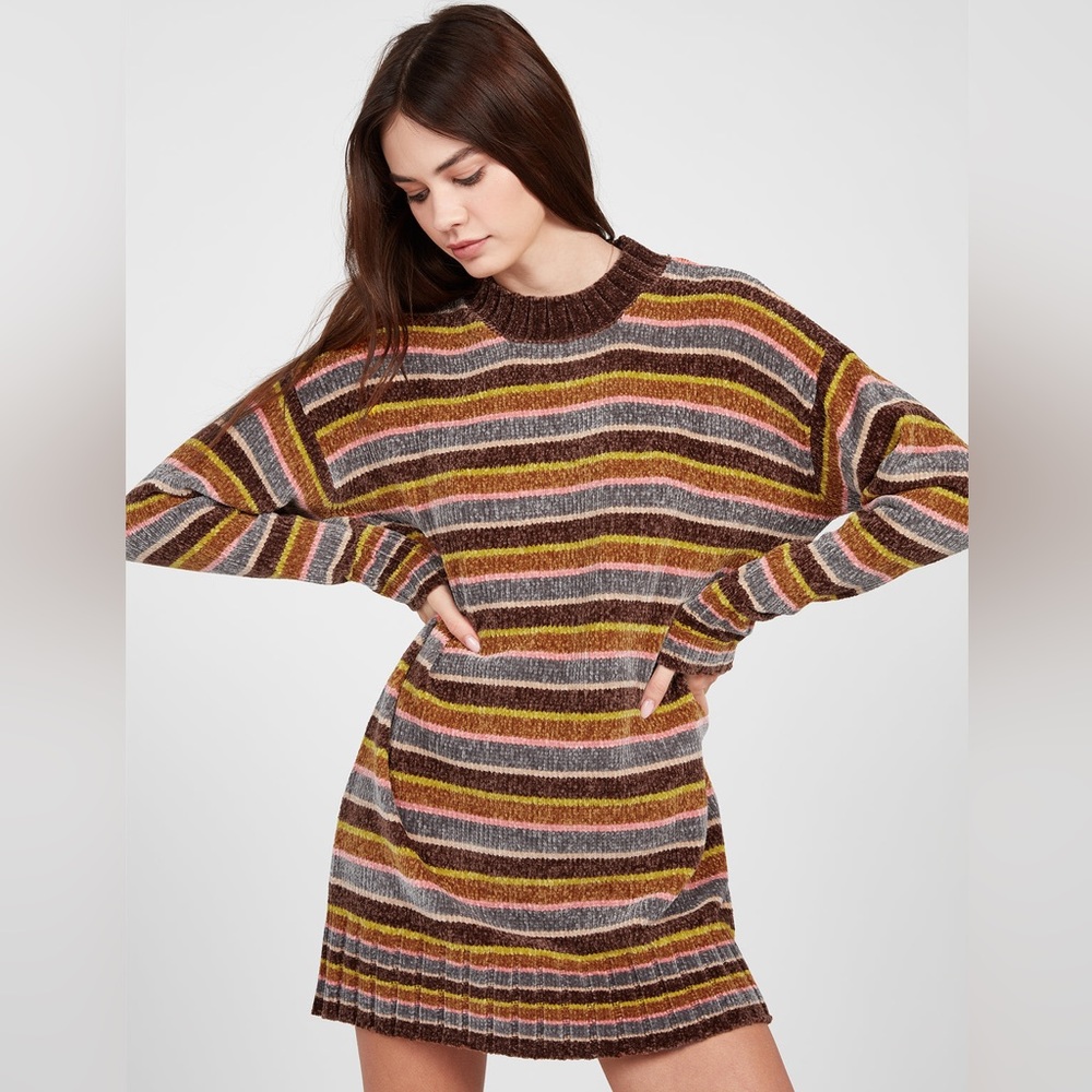 VOLCOM BUBBLE TEA DRESS . nwt